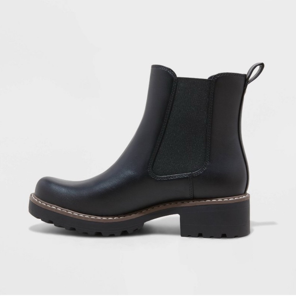 Women’s Celina Chelsea Boots with memory foam insole